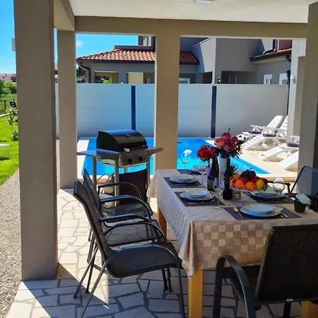 Villa Robert Kaštelir