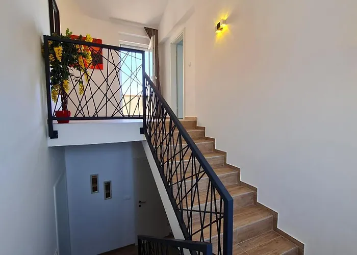 Villa Robert Kaštelir