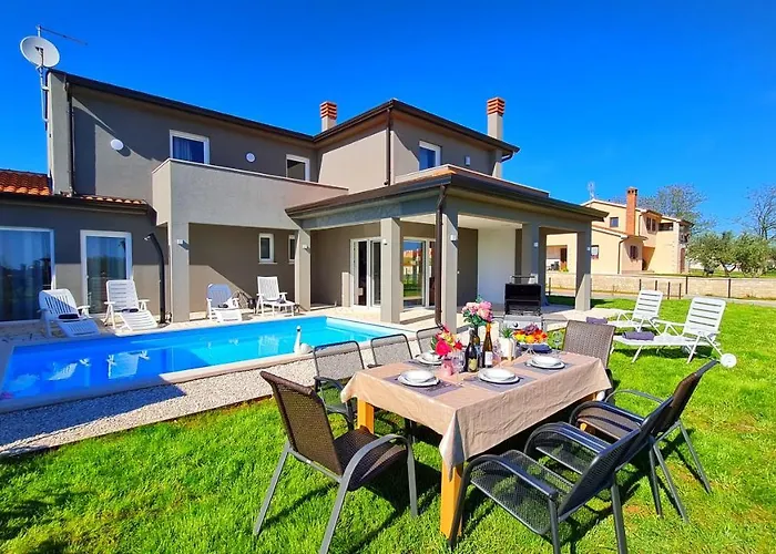 Villa Robert Kaštelir