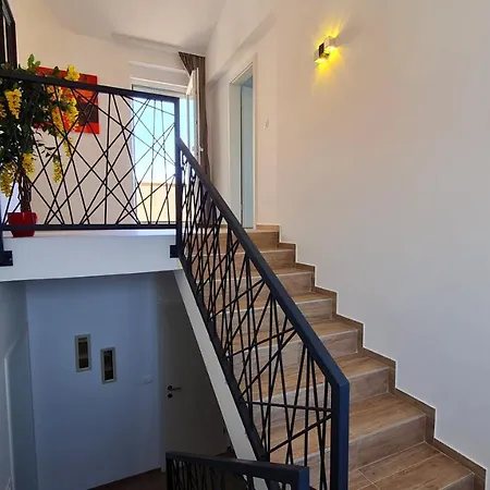 Vila Robert Kaštelir