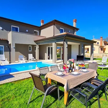 Villa Robert Kastelir