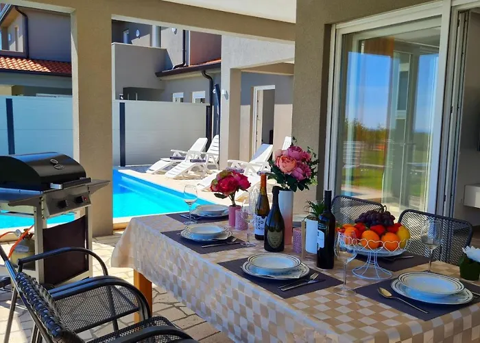 Vila Robert Kastelir